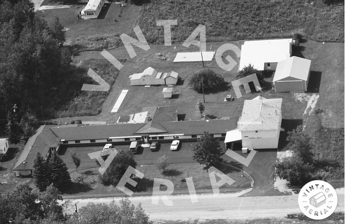 Twin Pines Motel and Apartments (Aloha Motel) - 1989 Vintage Aerial (newer photo)